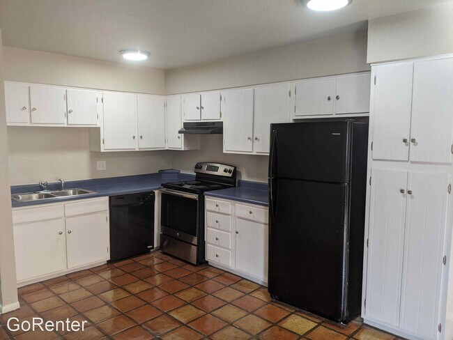 Building Photo - 3 br, 2 bath House - 4147 W Reade Ave