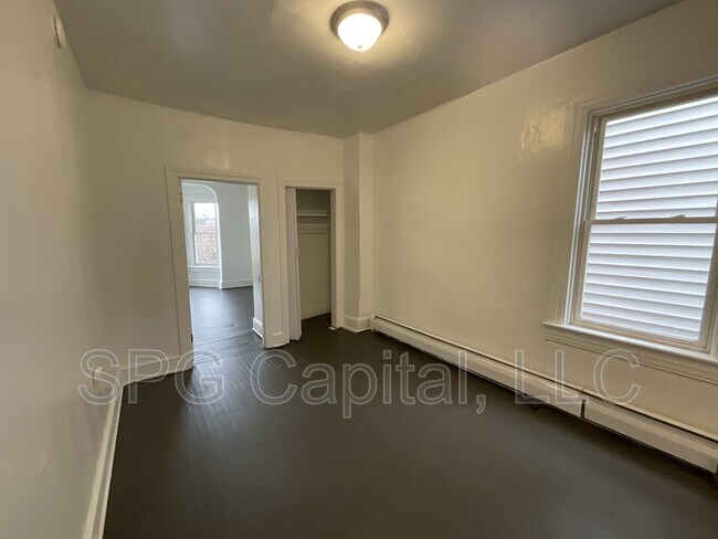 Foto del edificio - 932 W Princess St