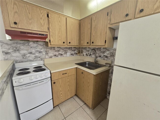 Foto del edificio - 101 NE 41st St