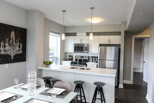 Building Photo - Greenbrier Place Apartments
