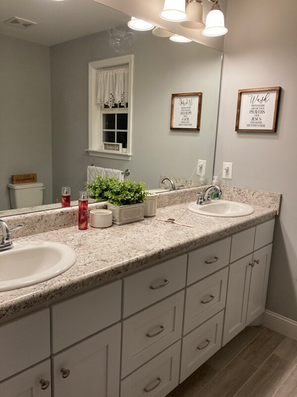 Foto del edificio - 2707 SE Woodland Dr