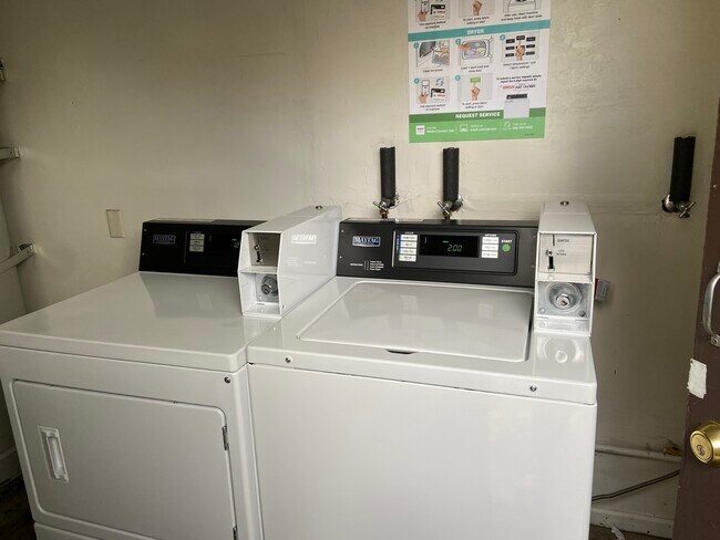 Building Photo - 131 W Hamilton Ave