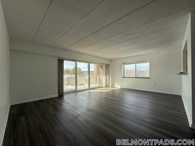 Foto del edificio - 55 Hill Rd