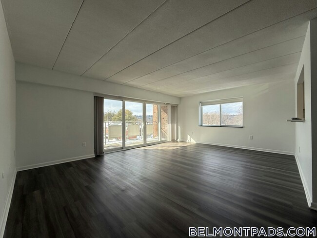 Building Photo - 55 Hill Rd