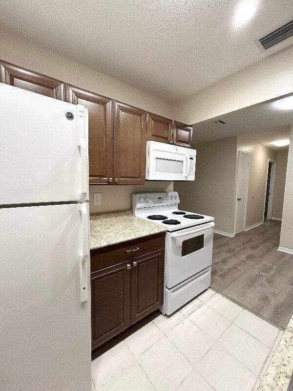 Building Photo - 1611 Green Ln