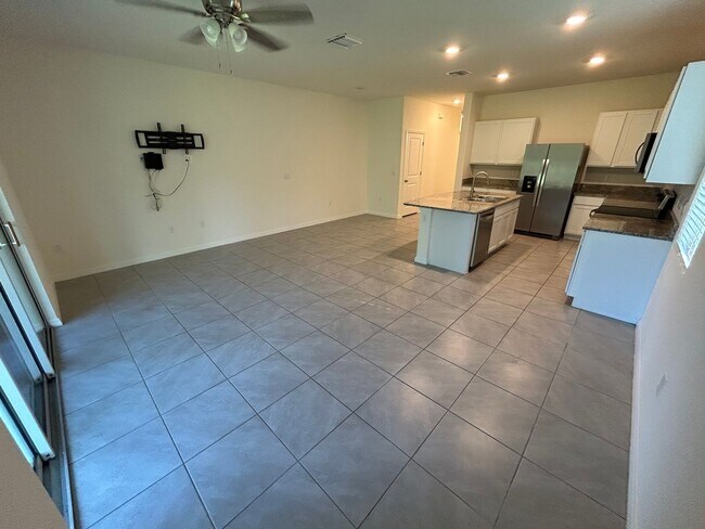 Foto del edificio - 8736 Milestone Dr