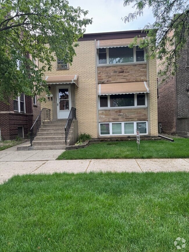 Building Photo - 4947 N Mason Ave