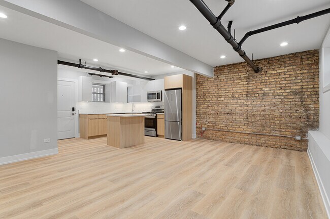Foto del edificio - 1245 W Morse Ave