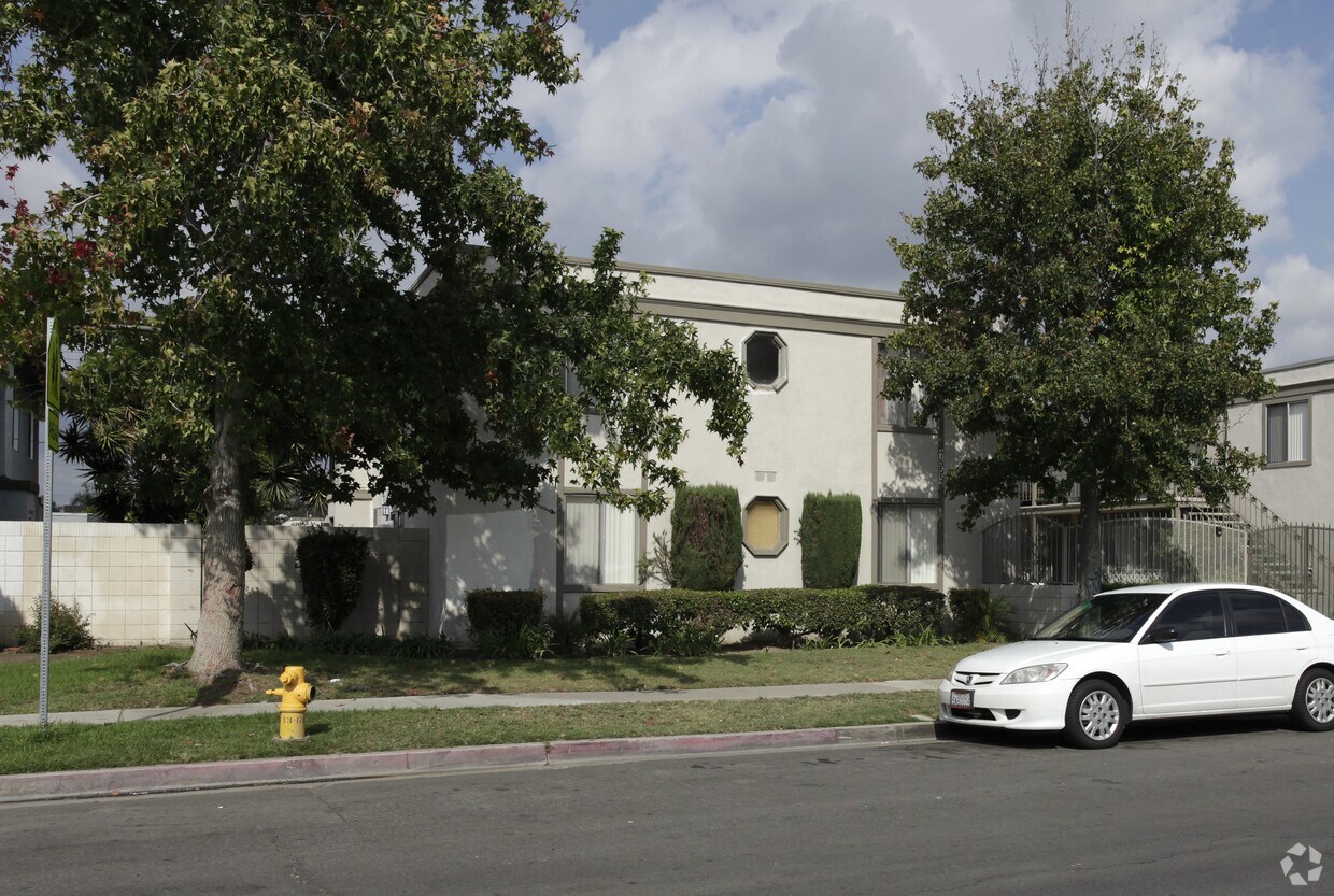 Building Photo - 7555 Jackson Way