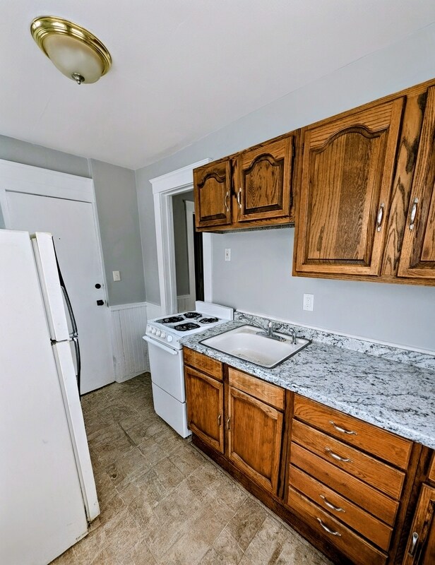 Building Photo - 924 N Capitol Ave