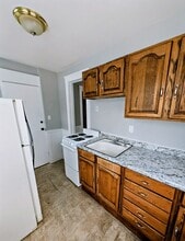 Building Photo - 924 N Capitol Ave