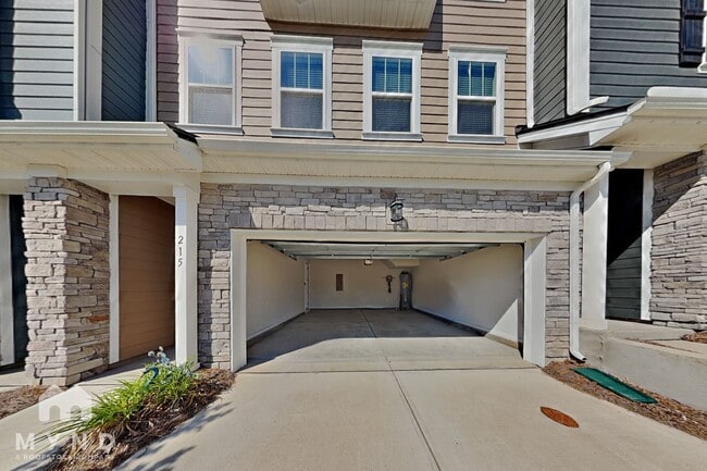 Building Photo - 215 Grove Gate Ln