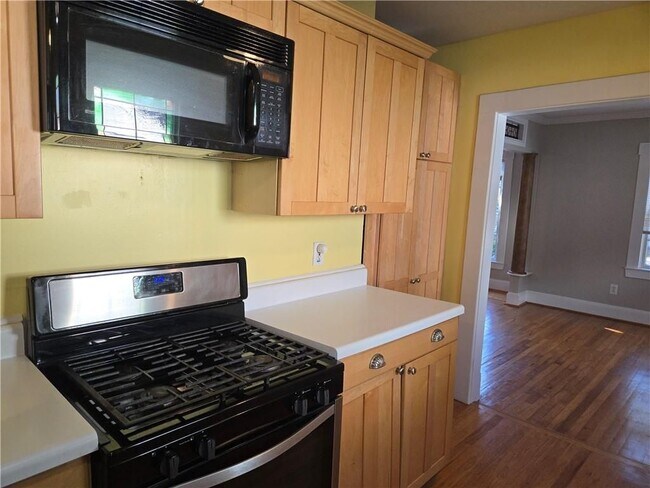 Foto del edificio - 1038 S Candler St