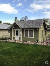 Building Photo - 532 Parkhill Dr