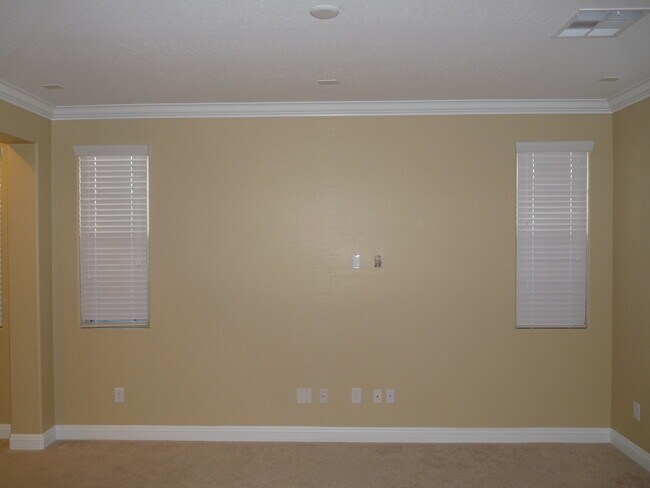 Building Photo - UPGRADED 3 BEDROOM, 2.5 BATH WITH LOFT, CO...