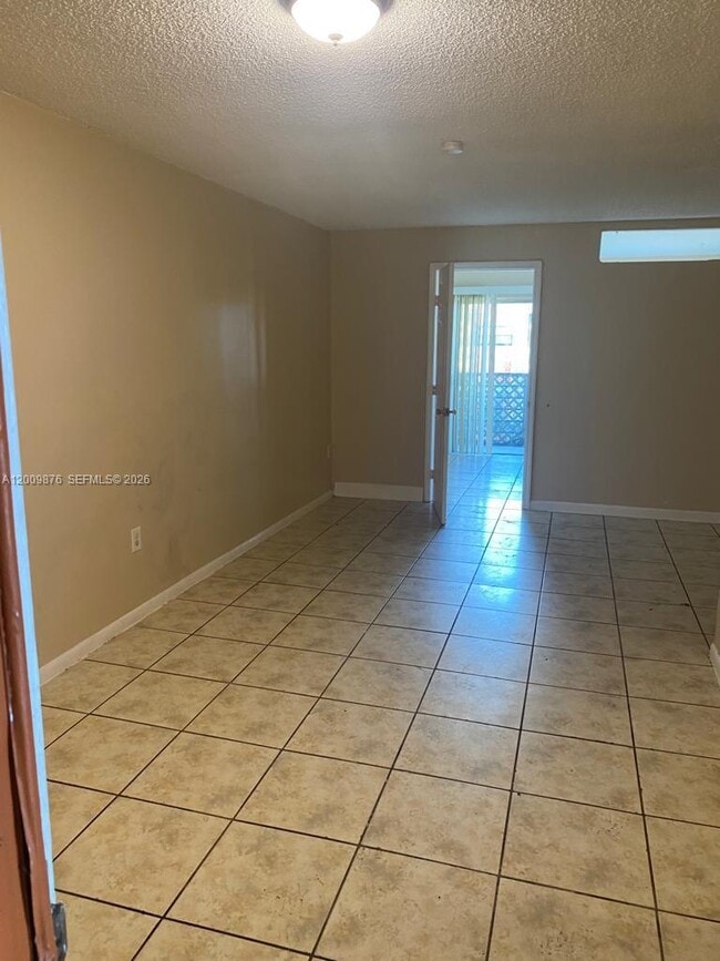 Foto del edificio - 3710 NW 21st St