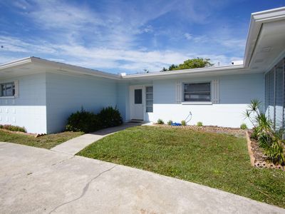 Foto del edificio - 437 Driftwood Rd