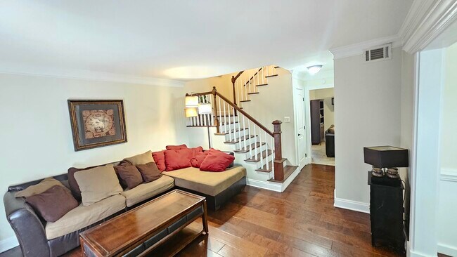 Foto del edificio - 4017 Cottage Hill Rd