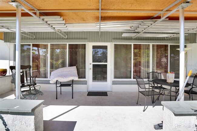 Foto del edificio - 525 Skylark Ln NW