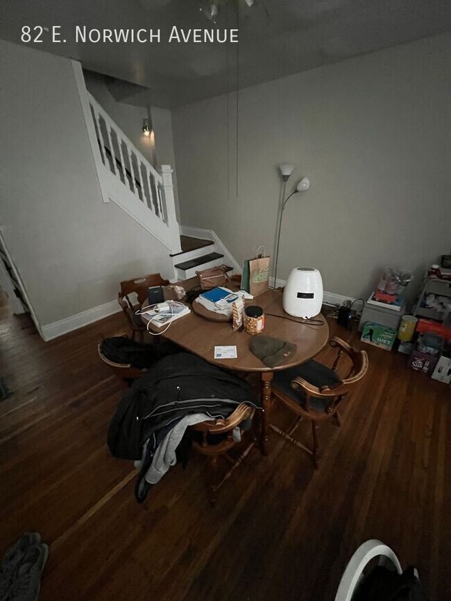 Foto del edificio - 82 E Norwich Ave