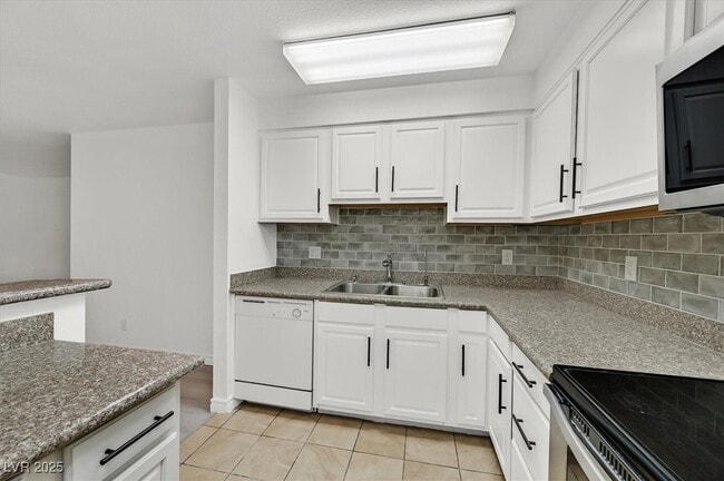 Foto del edificio - 5499 Indian River Dr