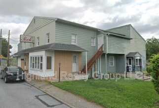 Building Photo - 1082 Chambers St