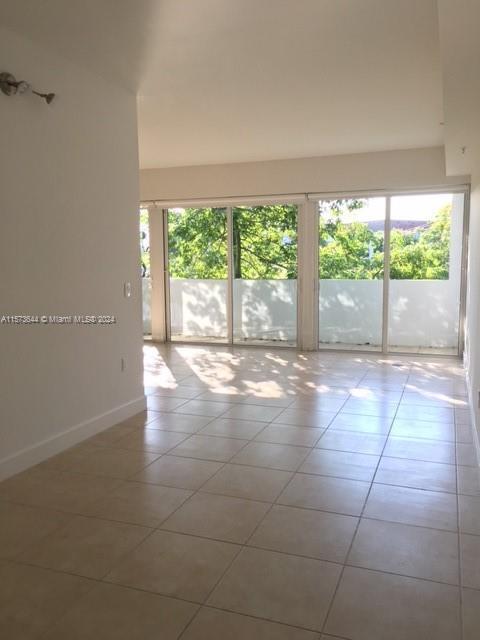 Building Photo - 2694 Inagua Ave