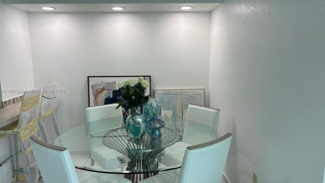 Foto del edificio - 2055 SW 122nd Ave