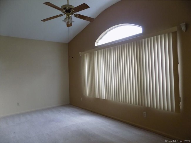 Building Photo - 155 Redstone Hill Rd