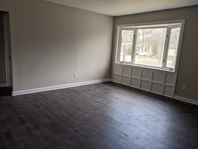 Building Photo - 317 East Collings Drive