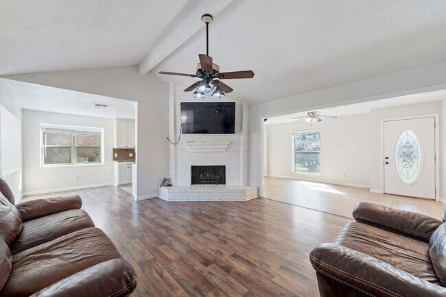 Building Photo - 9622 Birsay St