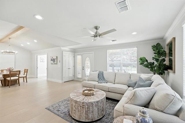 Building Photo - 3901 Montecito Dr