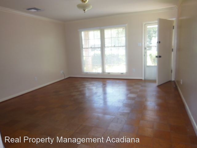 Building Photo - 3 br, 1.5 bath House - 114 Downing st