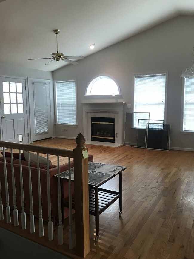 Building Photo - 1443 Glenside Green