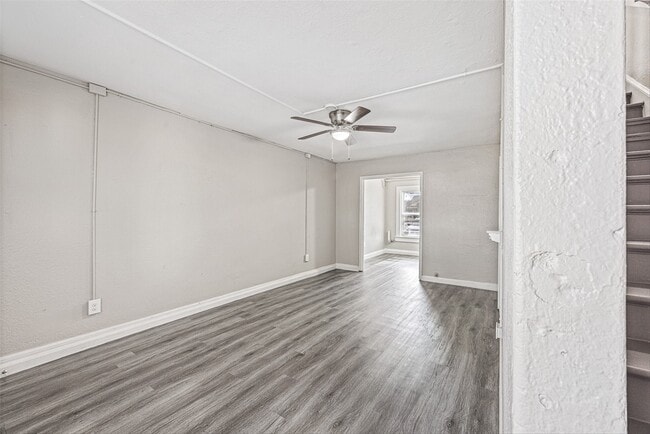 Building Photo - 905 3rd Ave N