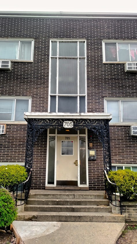 Foto principal - 705 Grand Ave