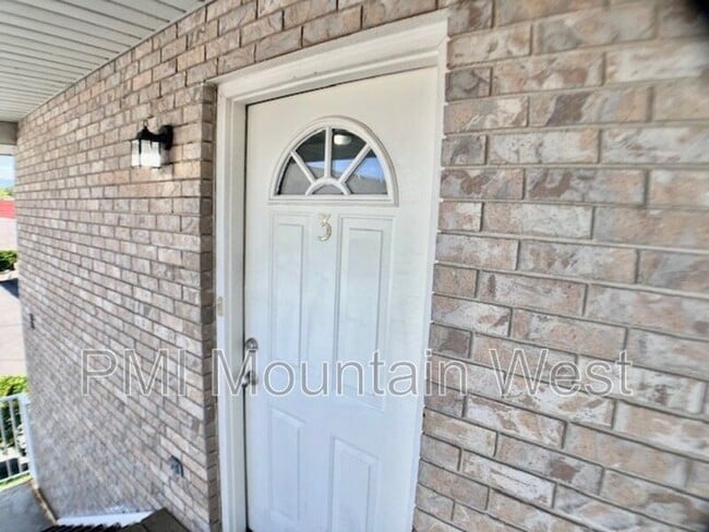 Building Photo - 49 S 200 W