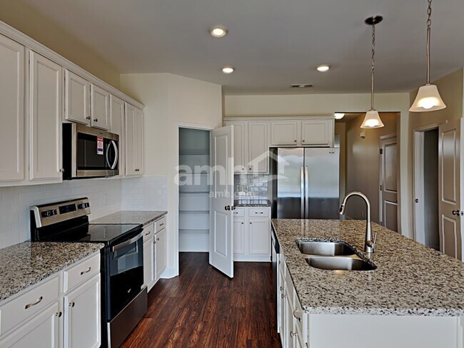 Building Photo - 4845 Chutney Dr