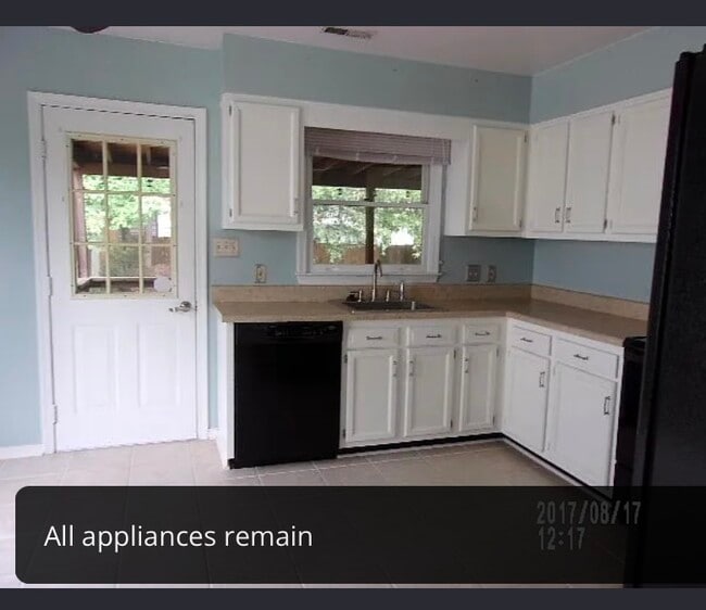 Building Photo - 1426 Maryland Ave