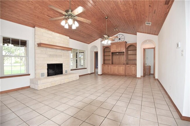 Building Photo - 9190 Ranch Rd 1869