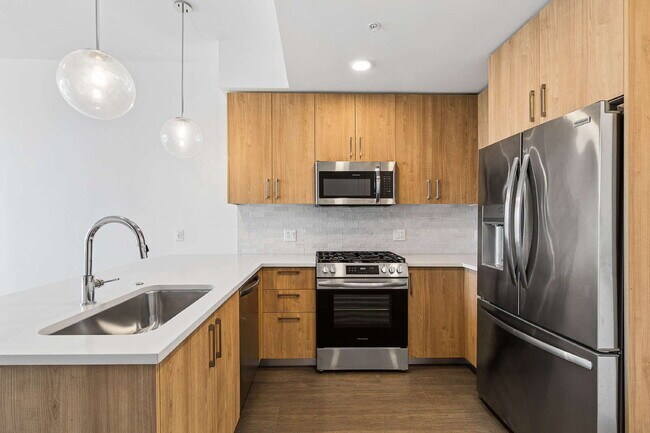 Building Photo - Luxury Gulch Living 1-Bedroom Condo with Scenic Views & Luxurious Amenities in Nashville