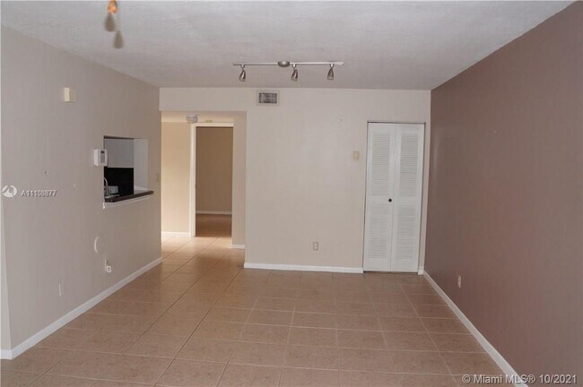Building Photo - 770 NW 92nd Ave