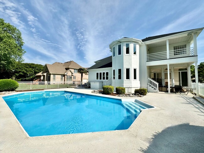 Building Photo - JUST REDUCED!  Fabulous 5-Bedroom POOL Hom...