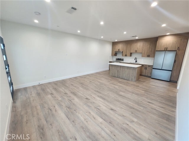 Building Photo - 7126 Matilija Ave