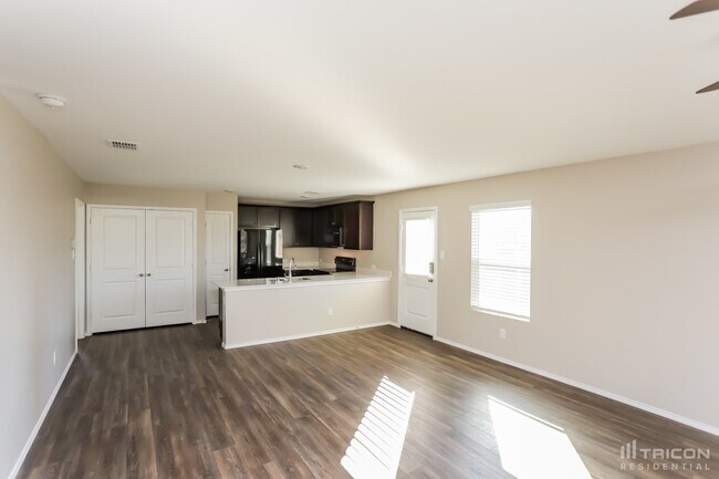 Building Photo - 5355 Curwood Dr