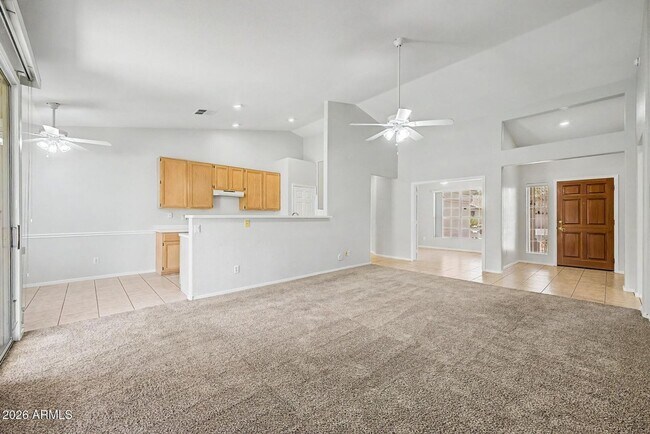 Building Photo - 405 W Primoroso Dr