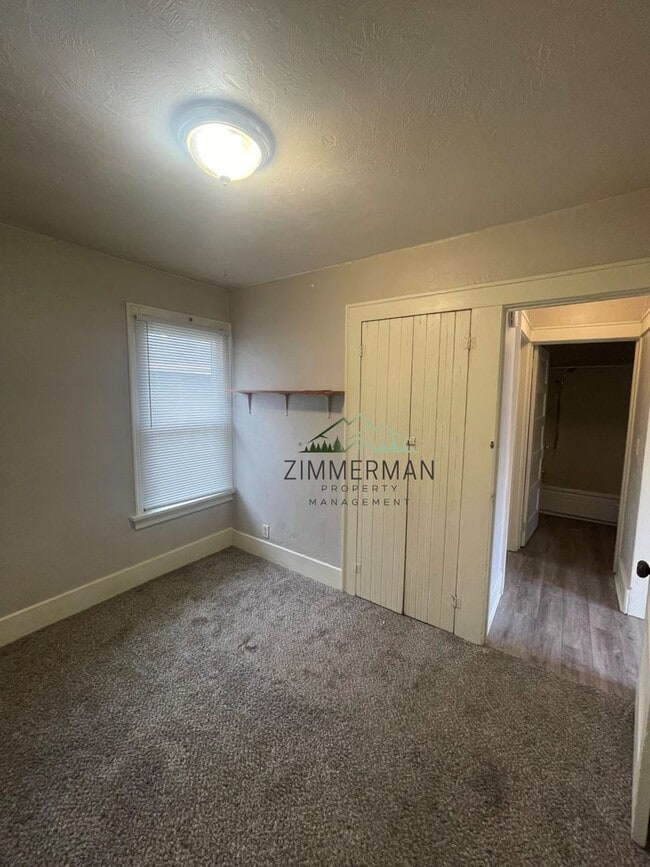 Building Photo - Newberry