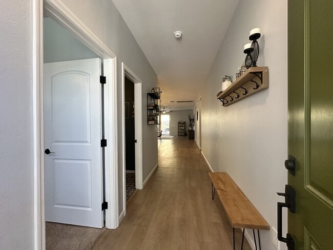 Building Photo - 9780 E Lynx Lk Trl