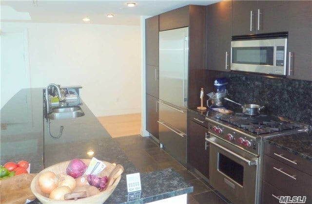 Building Photo - 403 E Boardwalk