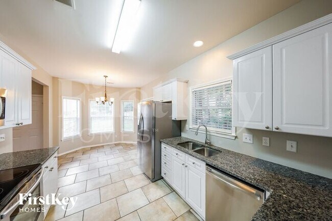 Foto del edificio - 1355 Shelby Forest Court